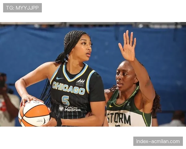 最后一场季前赛:芝加哥天空与西雅图风暴上演对攻大战 最后一场季前赛:芝加哥天空与西雅图风暴上演对攻大战